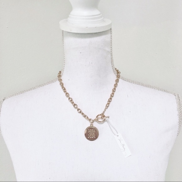 Vera Bradley Jewelry - B2G1 FREE ⚠️ Gold Toggle Chain Pendant Necklace